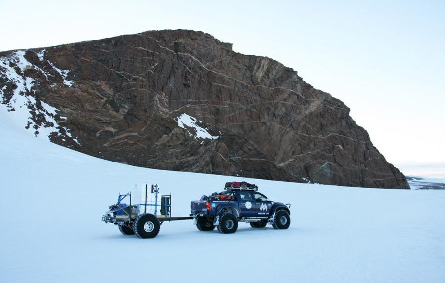  Arctic Trucks Toyota Hilux AT44 TAC 2009 года  (фото 7 из 9)